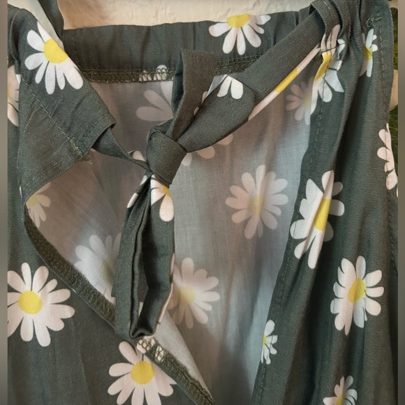 Daisy Top - Picture 3 of 4